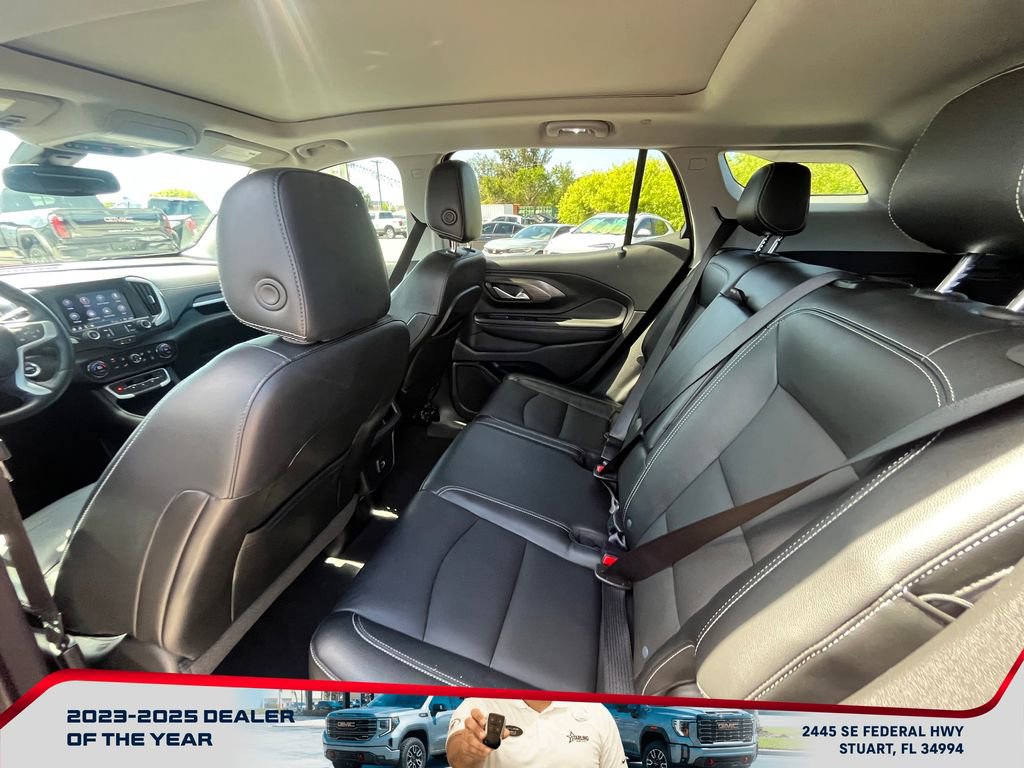 Used 2023 GMC Terrain SLT w/ Tech Package FWD image 12