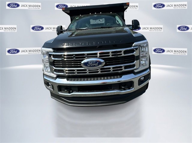 New 2025 Ford F550 4x4 Regular Cab Super Duty image 3