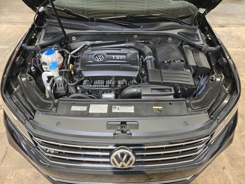 Used 2017 Volkswagen Passat 1.8T R-Line image 11