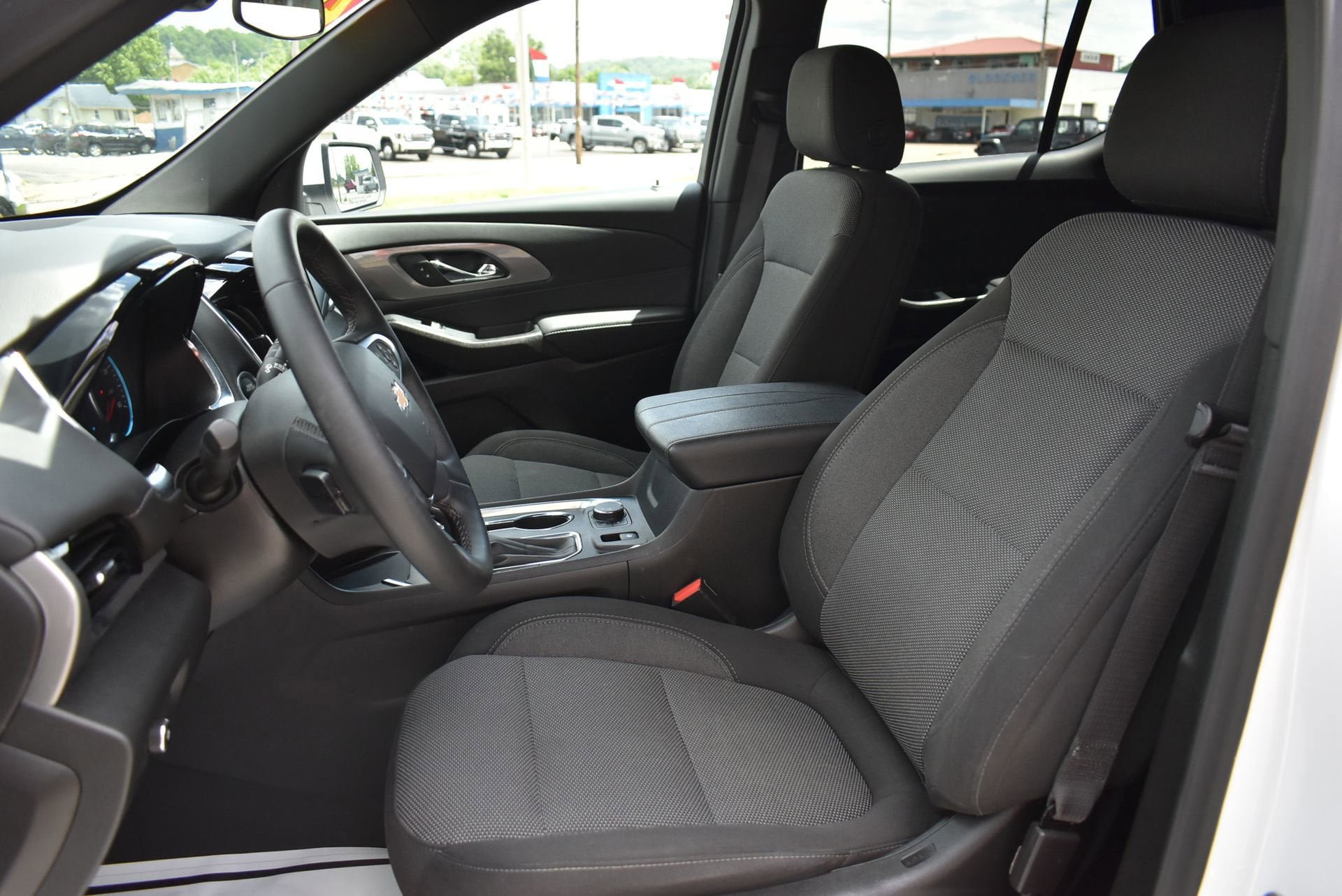 Used 2023 Chevrolet Traverse LT AWD/4WD image 16