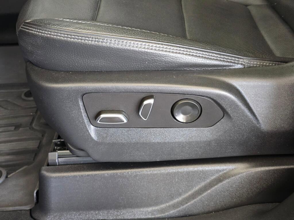 Used 2022 GMC Yukon Denali AWD/4WD image 25