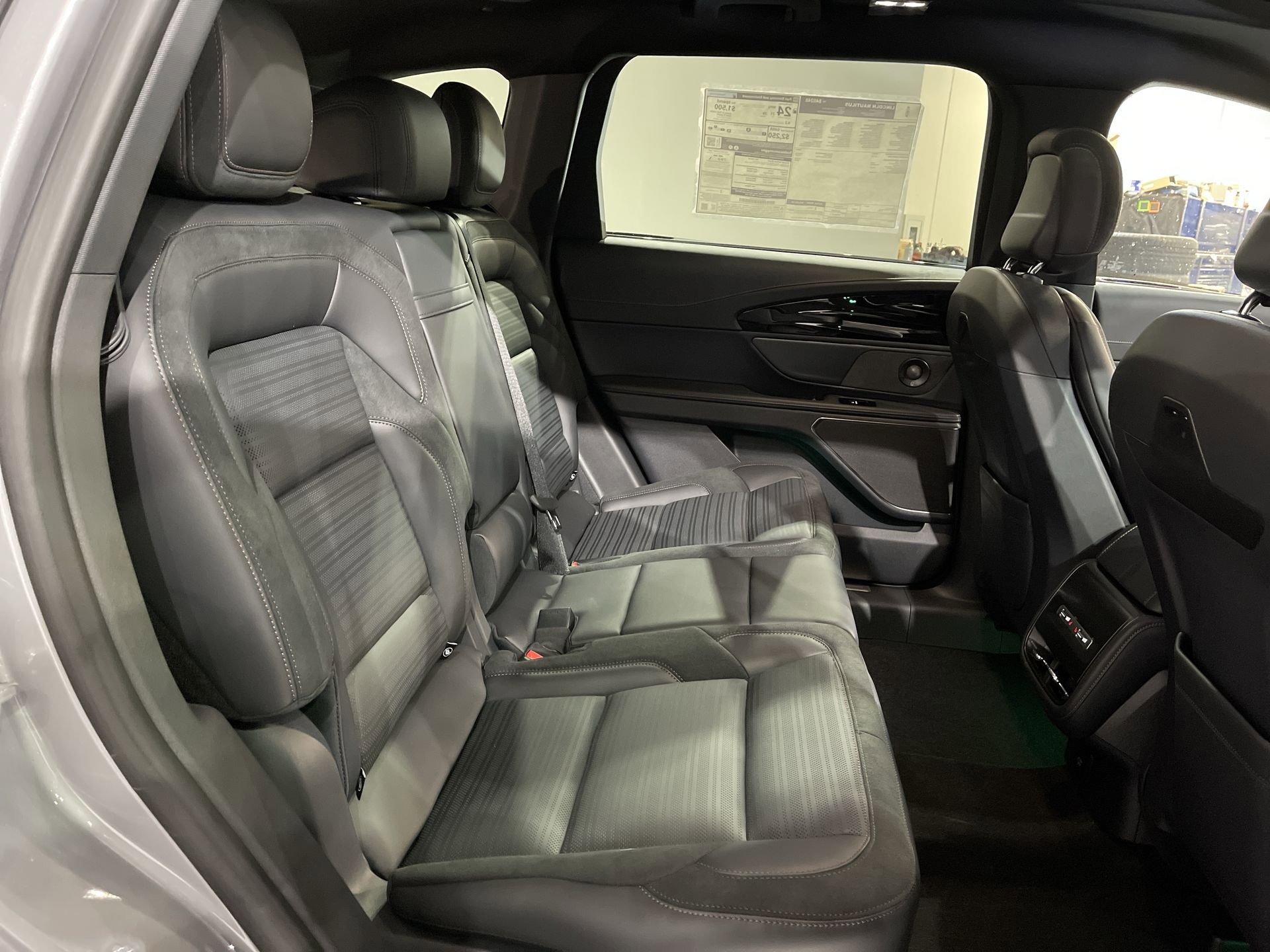 New 2024 Lincoln Nautilus Reserve w/ Equipment Group 202A image 32