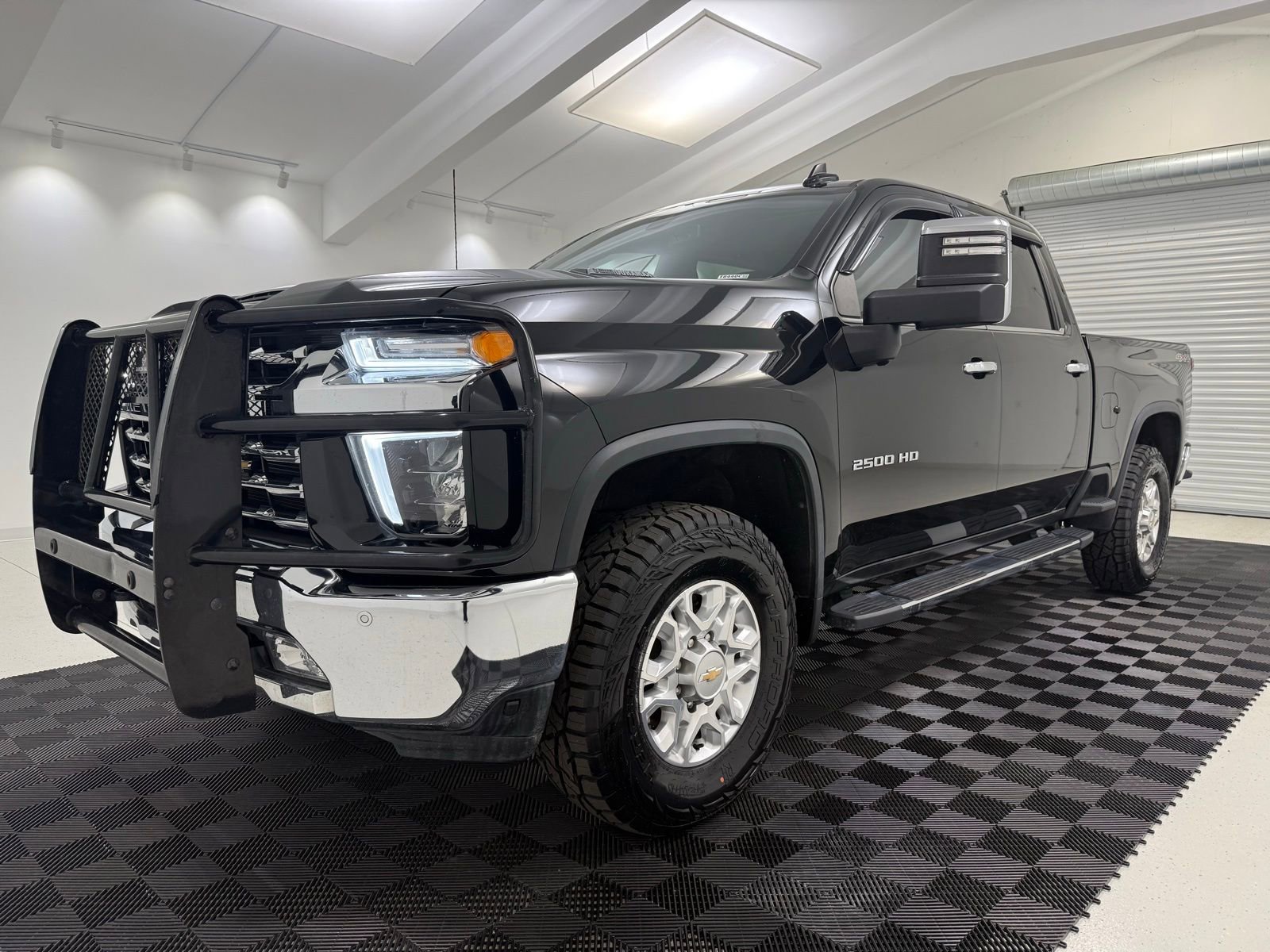 Used 2021 Chevrolet Silverado 2500 LTZ w/ LTZ Plus Package image 3