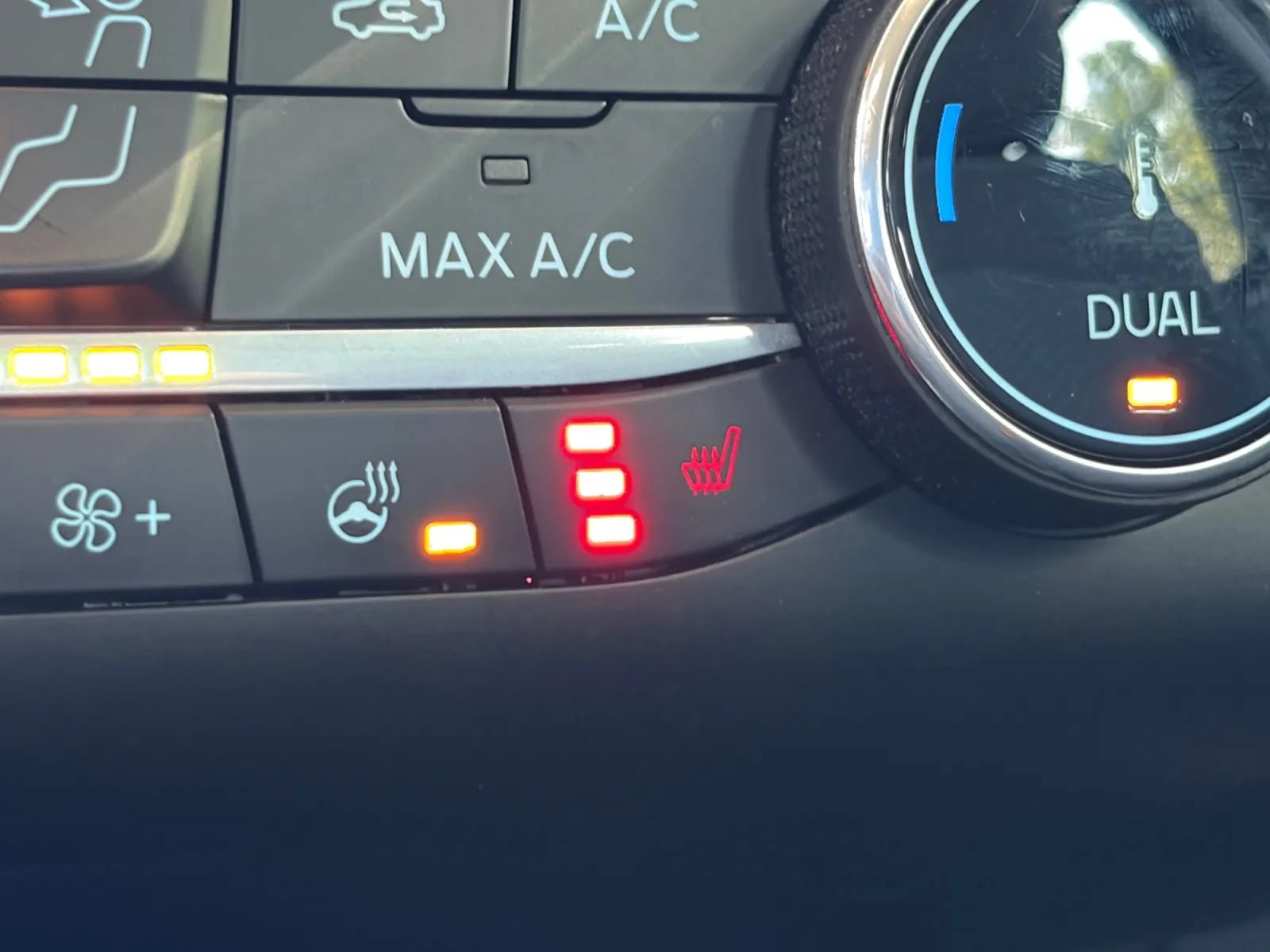 Used 2023 Ford Escape Active AWD/4WD image 25