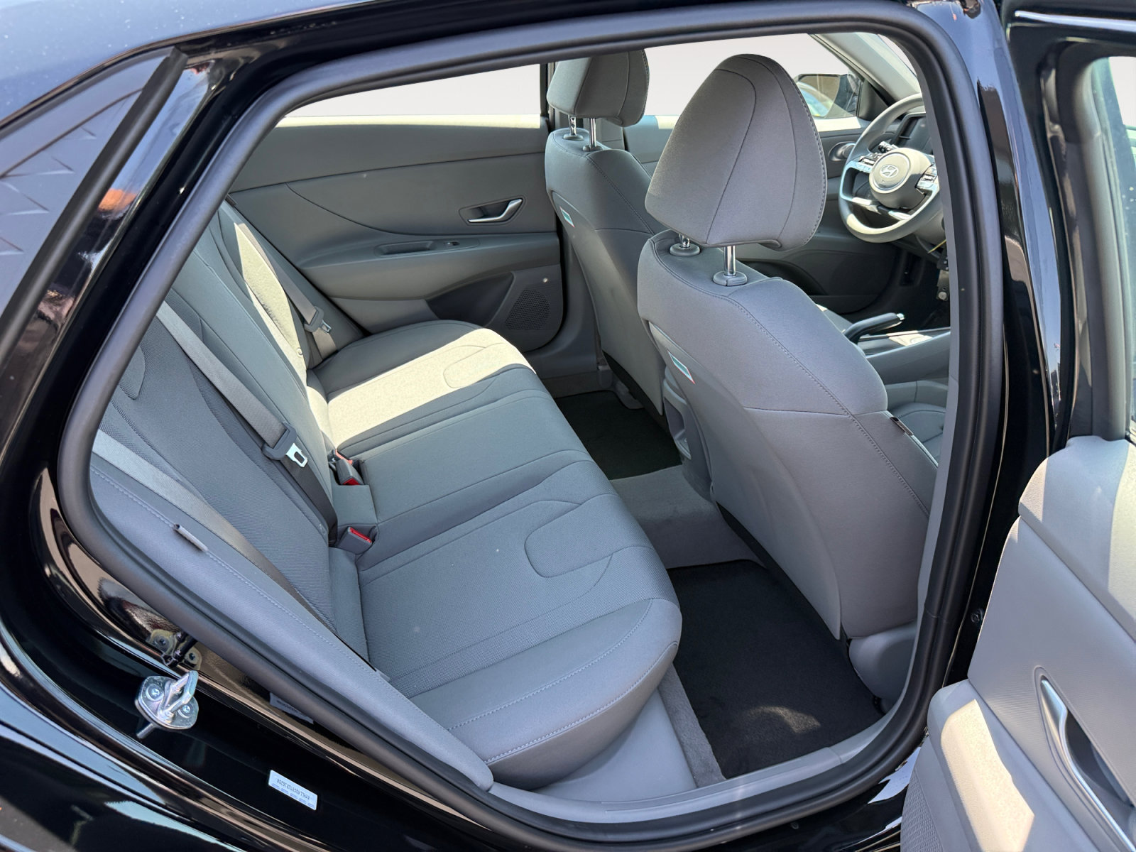 Certified 2026 Hyundai Elantra SE FWD image 18