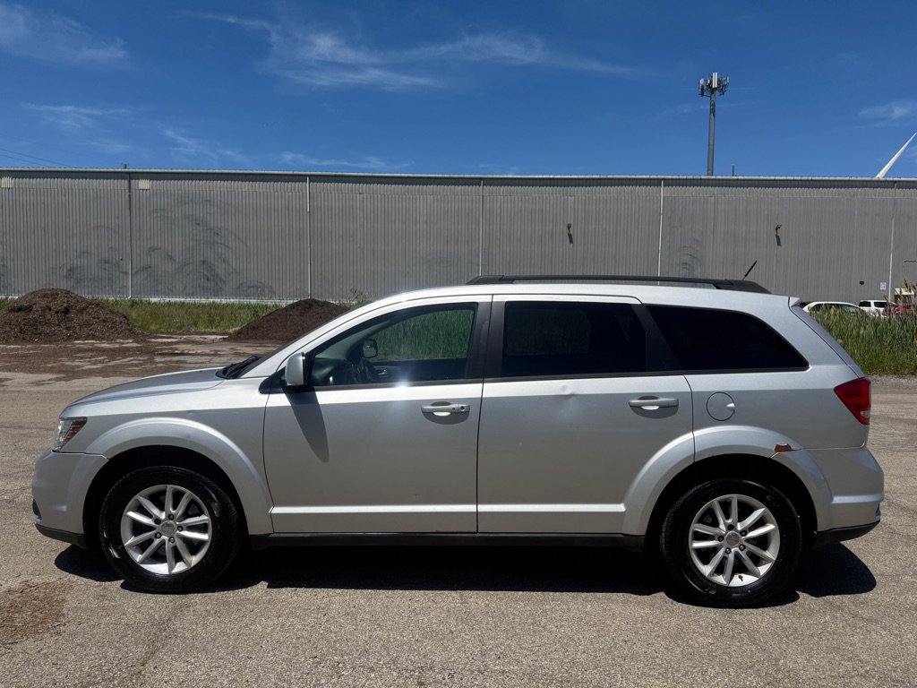 Used 2013 Dodge Journey SXT FWD image 2