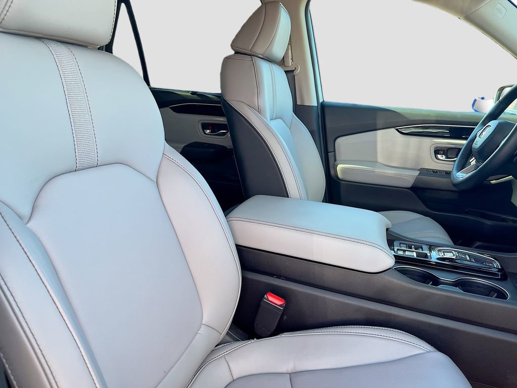 Used 2025 Honda Pilot EX-L image 28