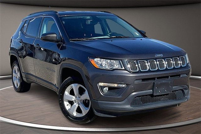 Used 2019 Jeep Compass Latitude image 10