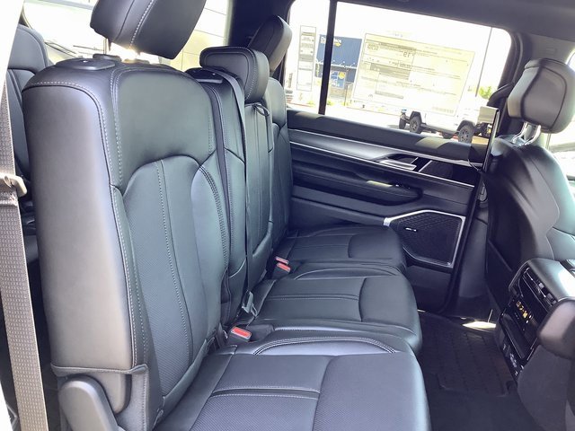 New 2025 Jeep Wagoneer Series II image 40