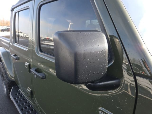 Used 2022 Jeep Gladiator Sport image 7
