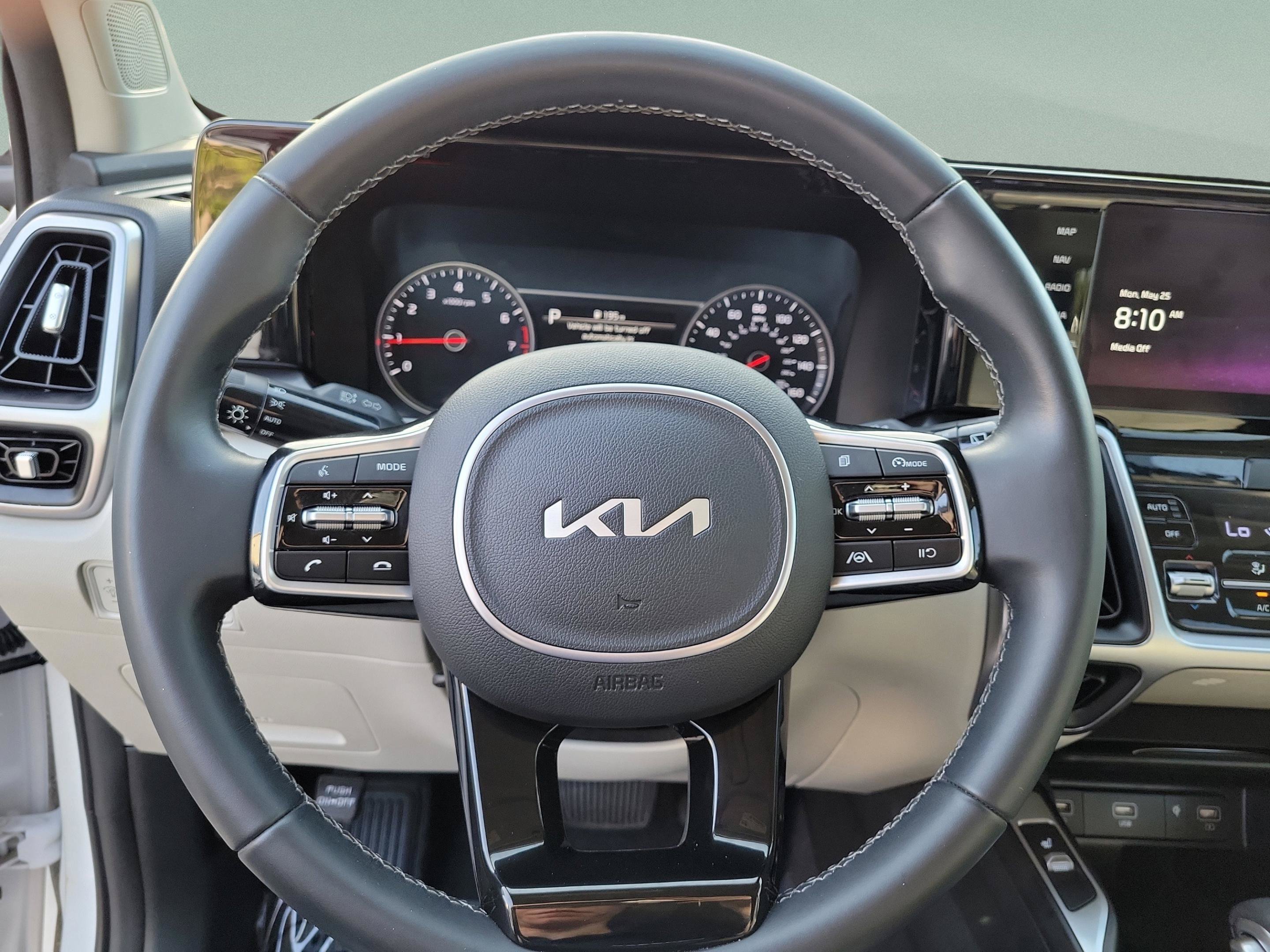 Used 2023 Kia Sorento S w/ Panoramic Sunroof Package FWD image 17