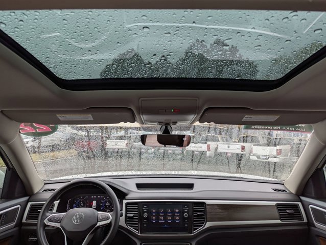 Used 2022 Volkswagen Atlas SE w/ Panoramic Sunroof Package AWD/4WD image 18