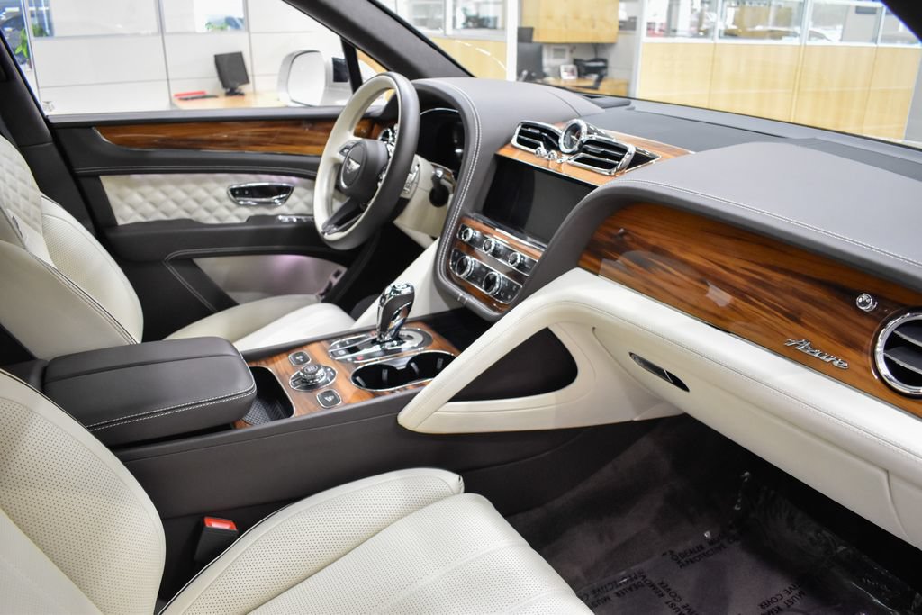 Used 2023 Bentley Bentayga AWD/4WD image 24