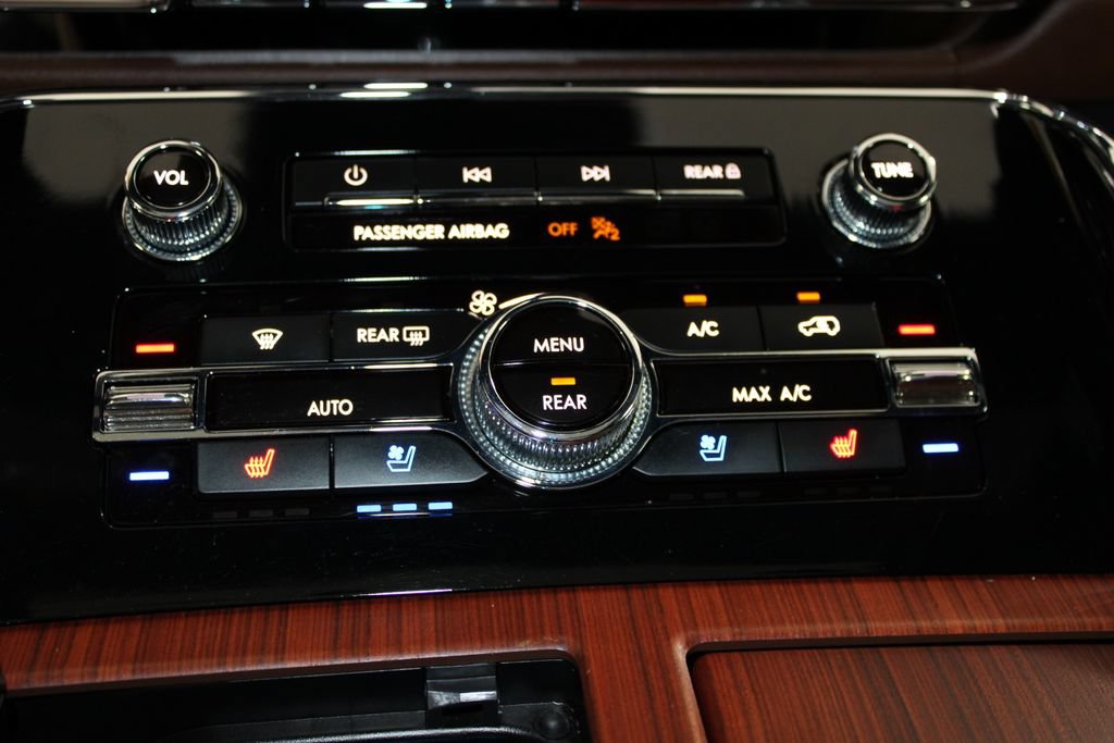 Used 2024 Lincoln Navigator L Reserve AWD/4WD image 56