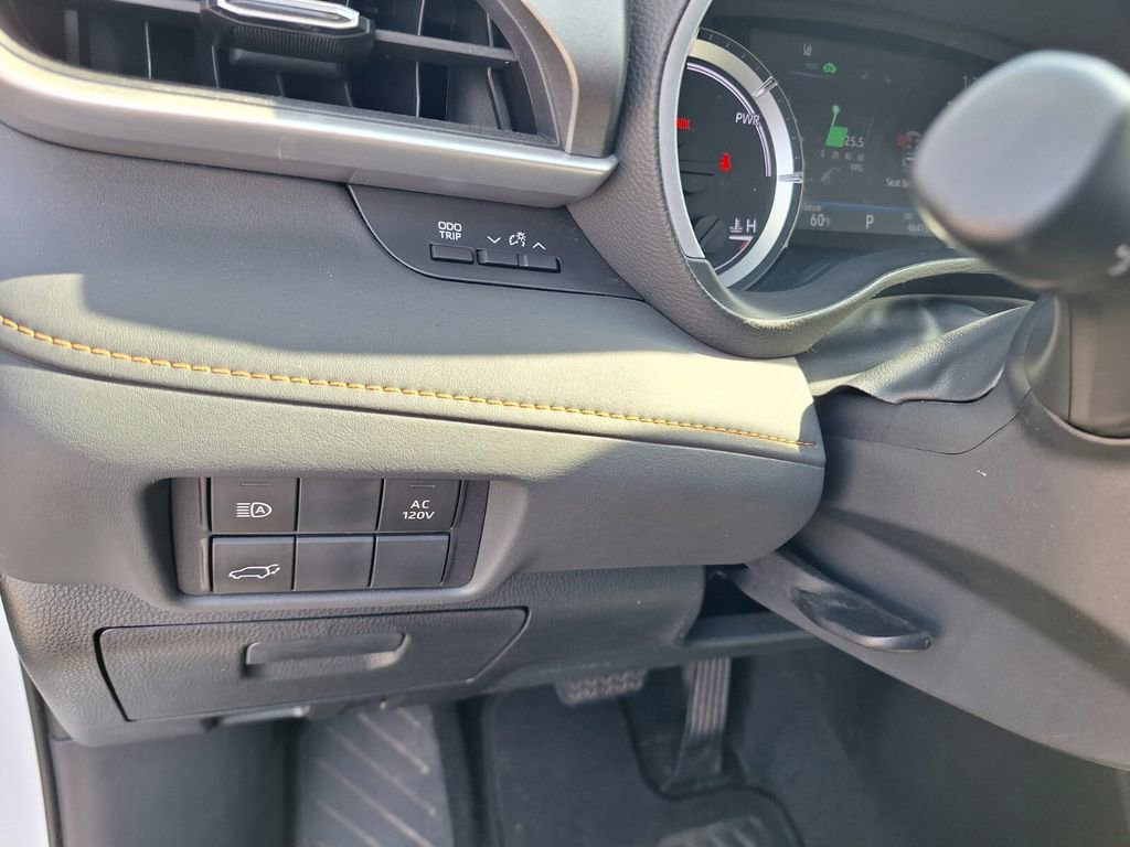 Used 2023 Toyota Highlander Bronze Edition image 22