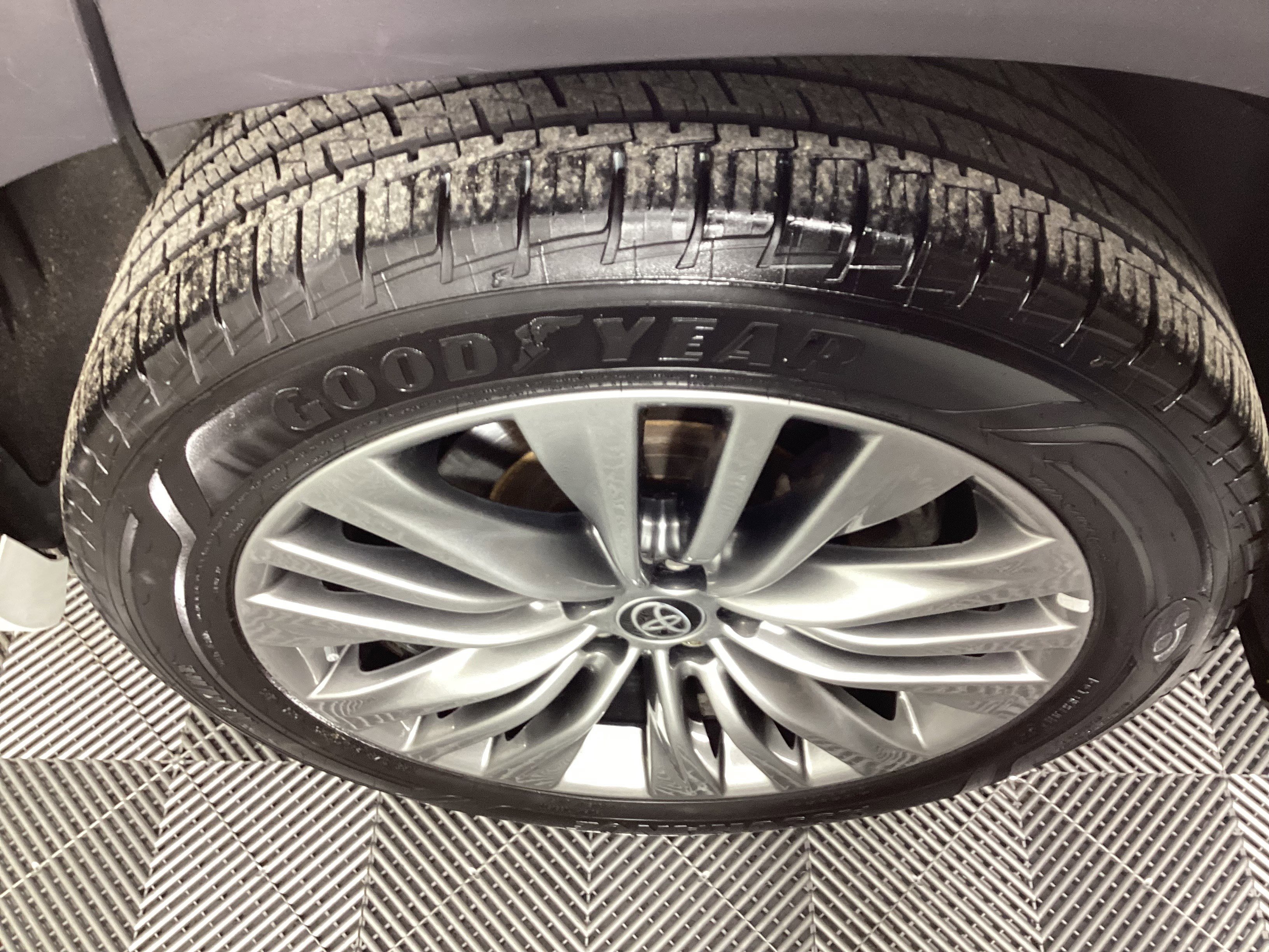 Used 2022 Toyota Highlander Platinum image 12