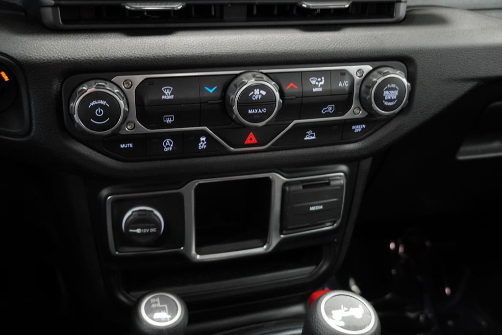 Certified 2024 Jeep Wrangler Unlimited Sport AWD/4WD image 35