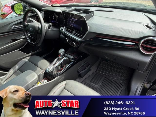 Used 2025 Chevrolet Trax RS w/ Sunroof Package FWD image 28