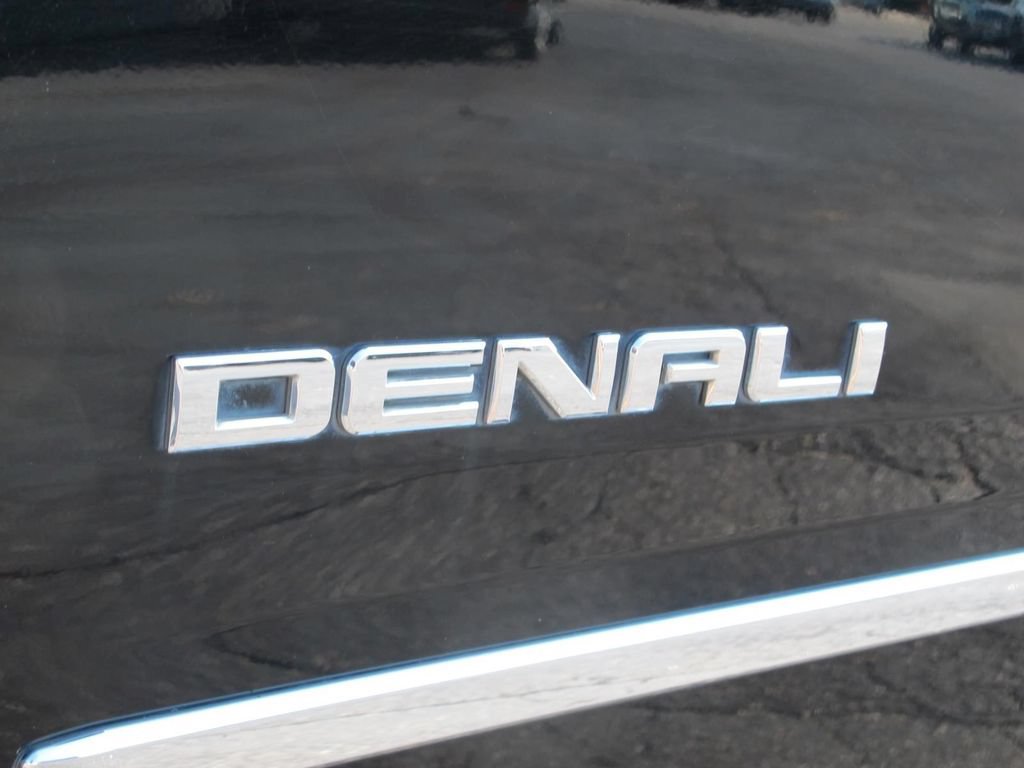 Used 2018 GMC Yukon Denali AWD/4WD image 8