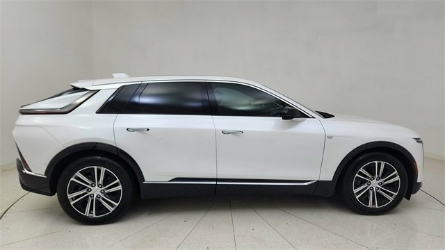 Used 2024 Cadillac Lyriq Luxury image 6