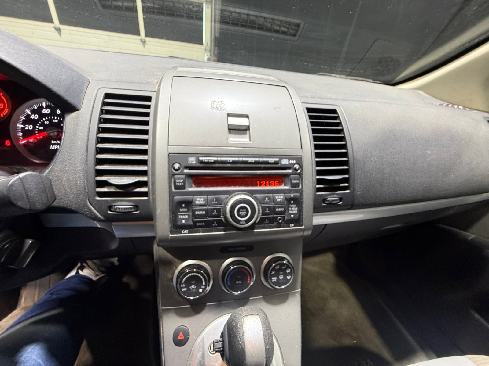 Used 2011 Nissan Sentra 2.0 SR w/ Convenience Pkg image 29