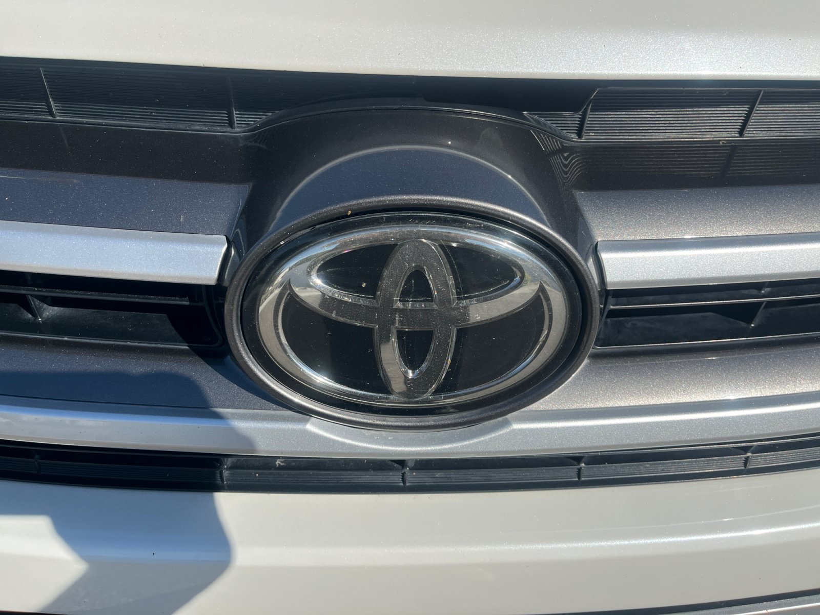 Used 2019 Toyota Highlander XLE AWD/4WD image 23