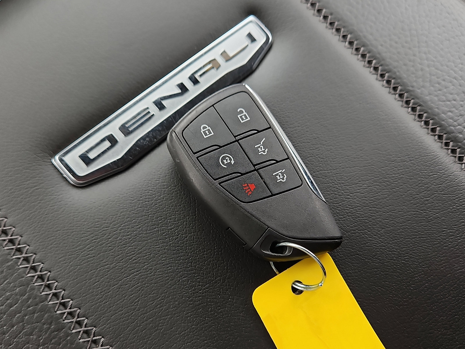 Used 2025 GMC Yukon Denali AWD/4WD image 22