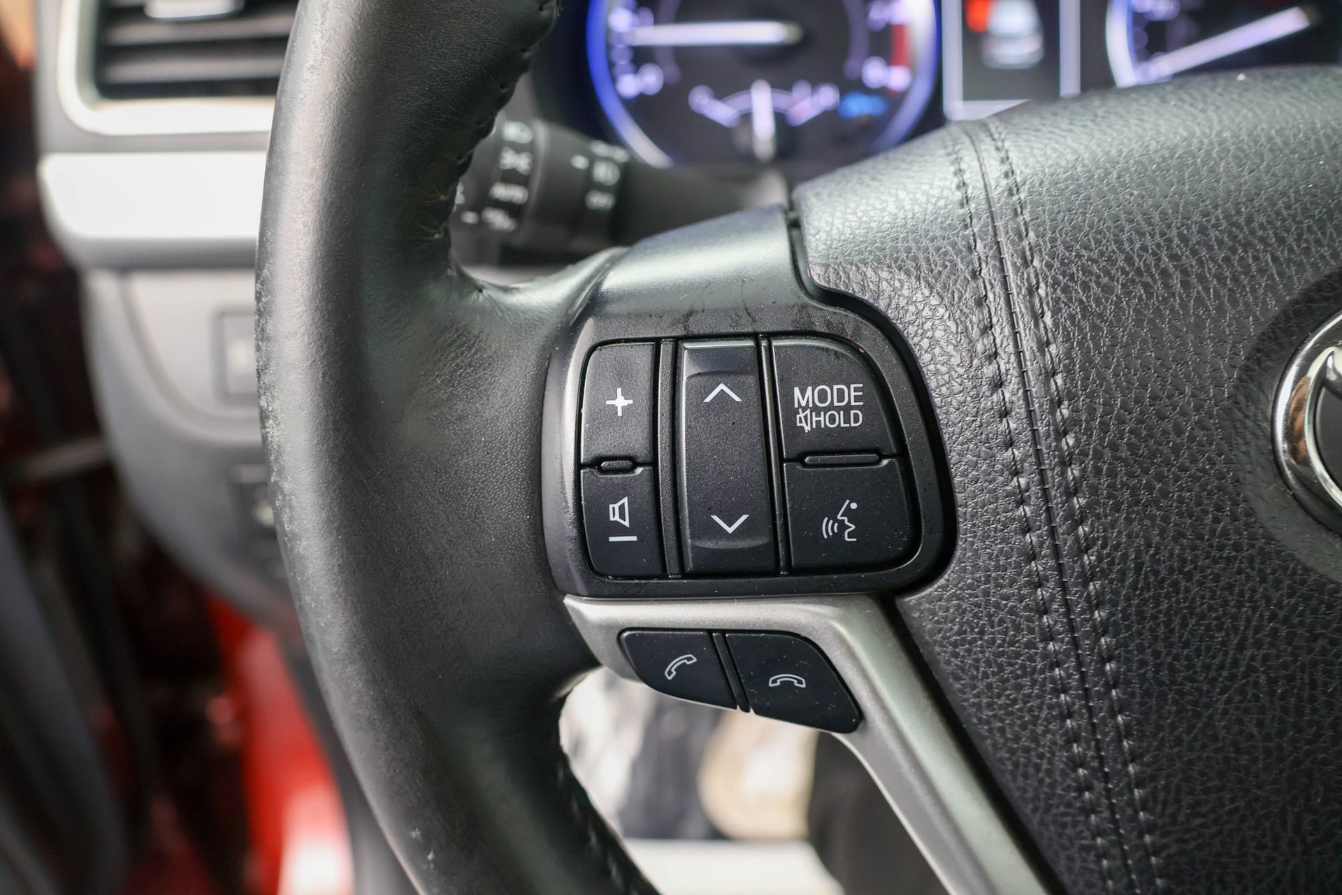 Used 2019 Toyota Highlander SE AWD/4WD image 18