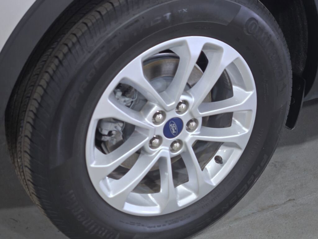 Used 2020 Ford Escape SE image 13