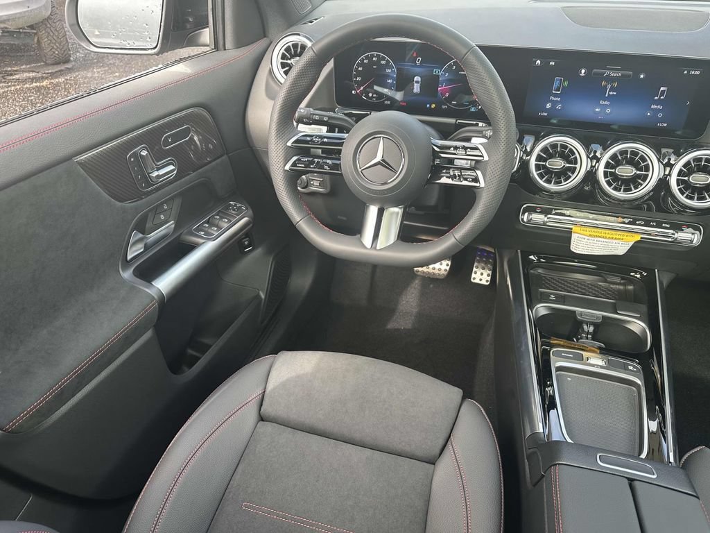 Certified 2025 Mercedes-Benz GLA 250 image 27
