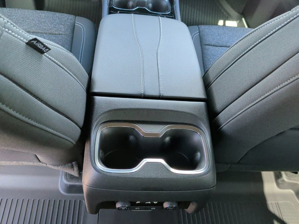 New 2027 Chevrolet Traverse LT w/ Midnight/Sport Edition FWD image 37