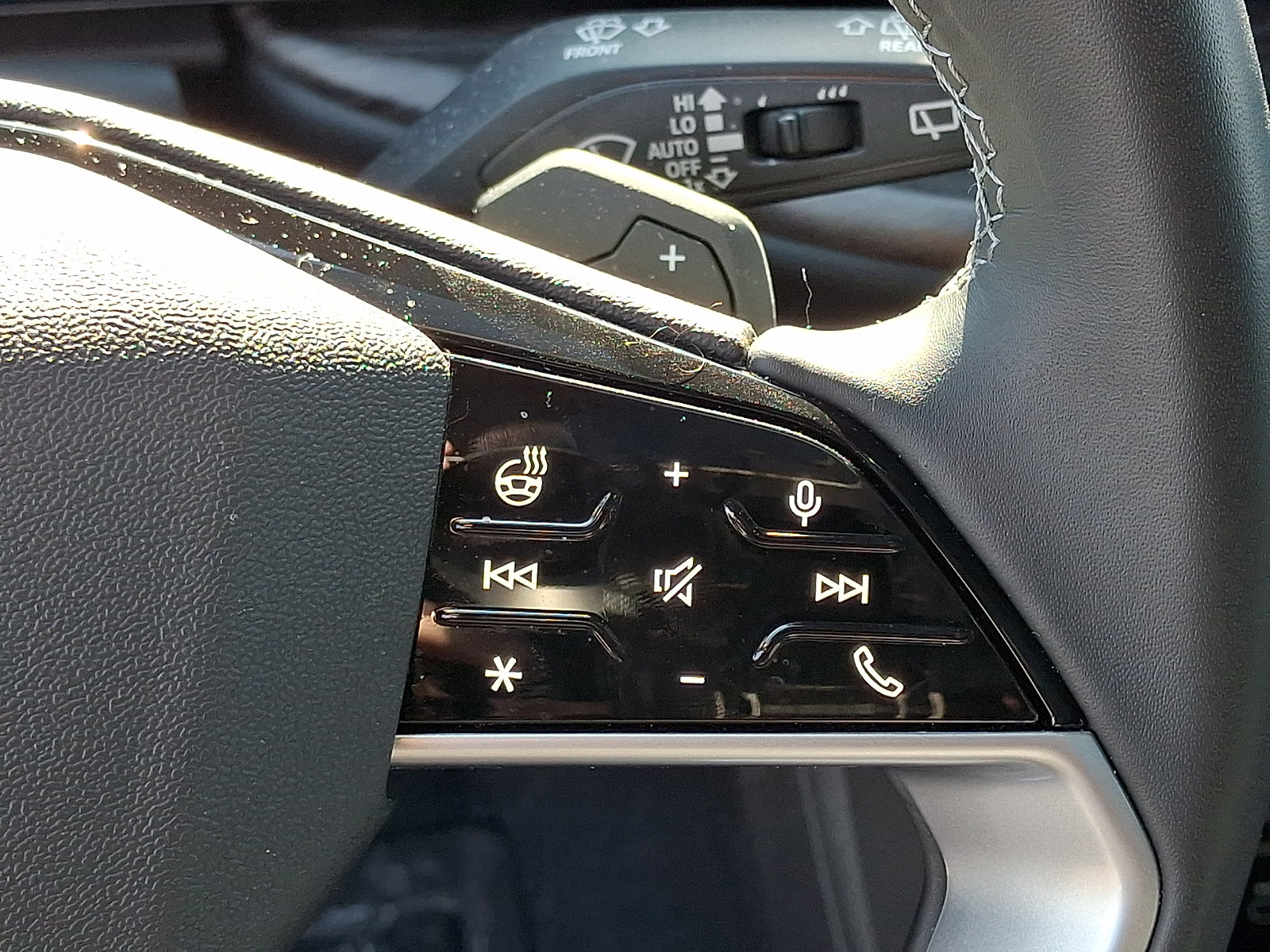 Used 2025 Audi Q5 Premium w/ Convenience Package image 25