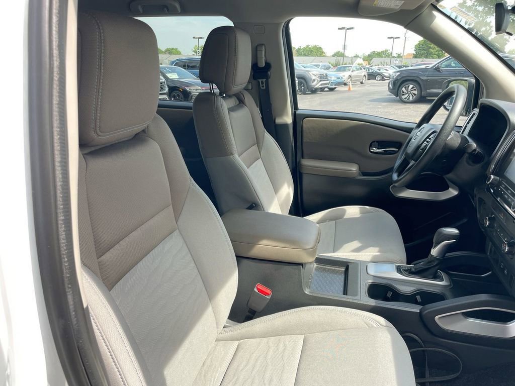 Used 2022 Nissan Frontier SV image 34