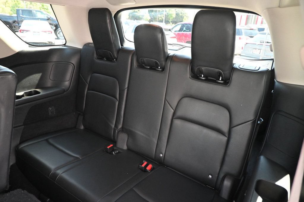 Used 2022 Nissan Pathfinder SL FWD image 18