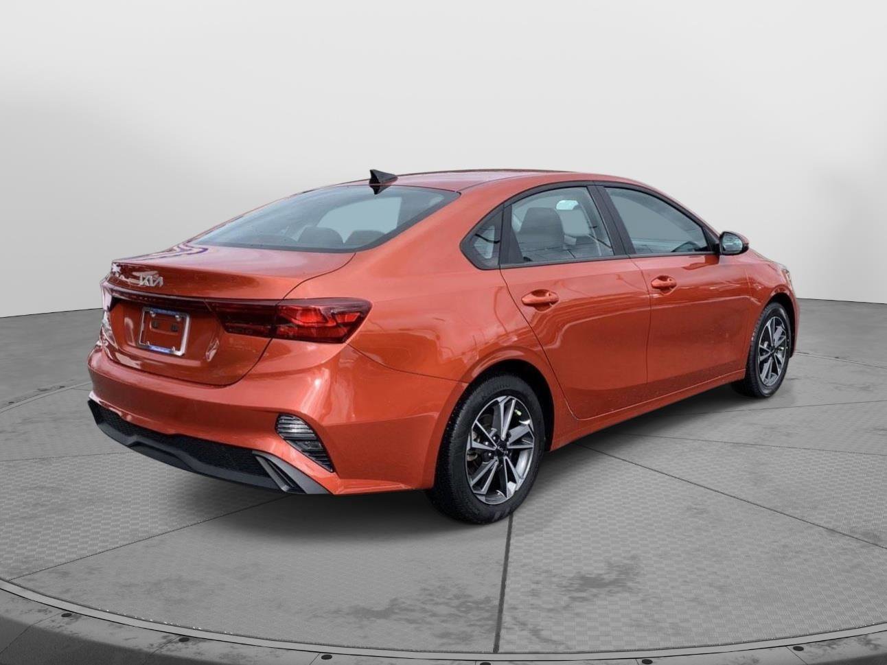 Used 2023 Kia Forte LXS w/ LXS Technology Package image 3