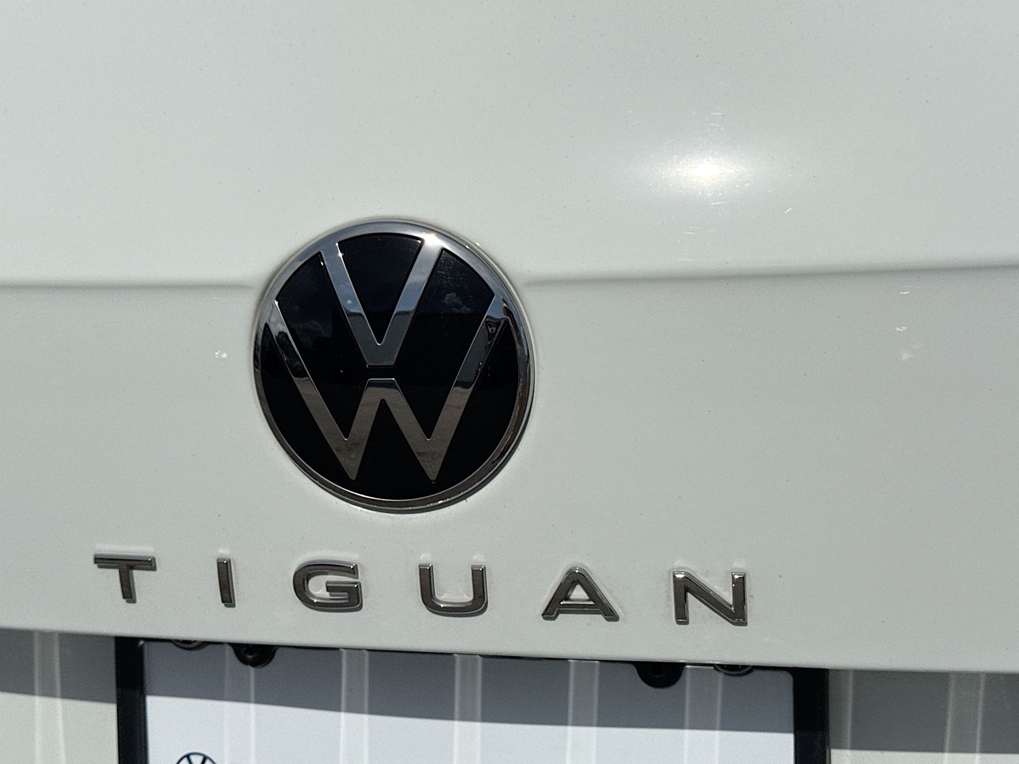 Used 2024 Volkswagen Tiguan SE FWD image 10
