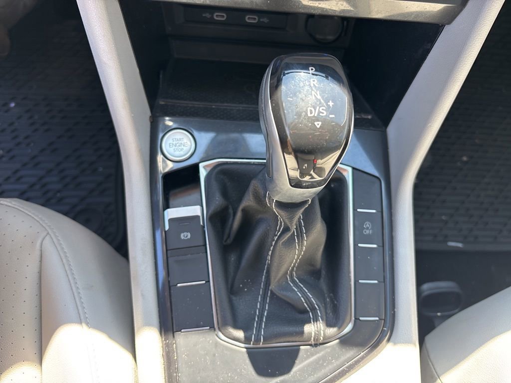 Used 2023 Volkswagen Tiguan SE image 12