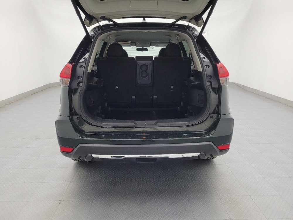 Used 2018 Nissan Rogue SV image 29