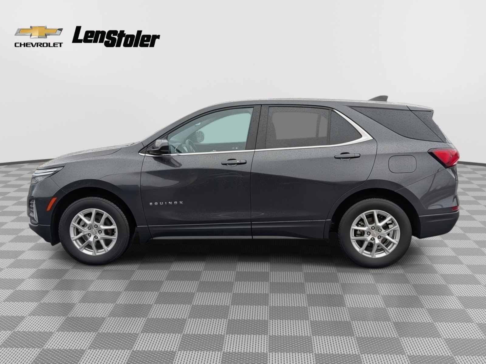 Used 2023 Chevrolet Equinox LT image 2