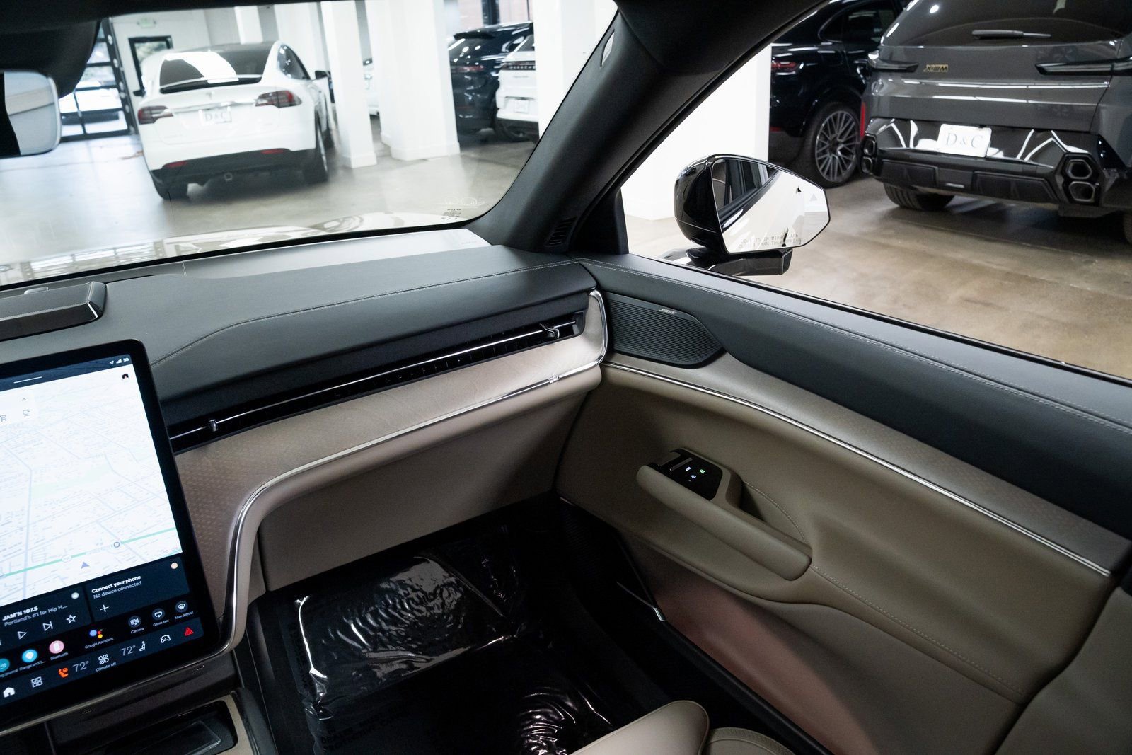 Used 2025 Volvo EX90 Plus image 11