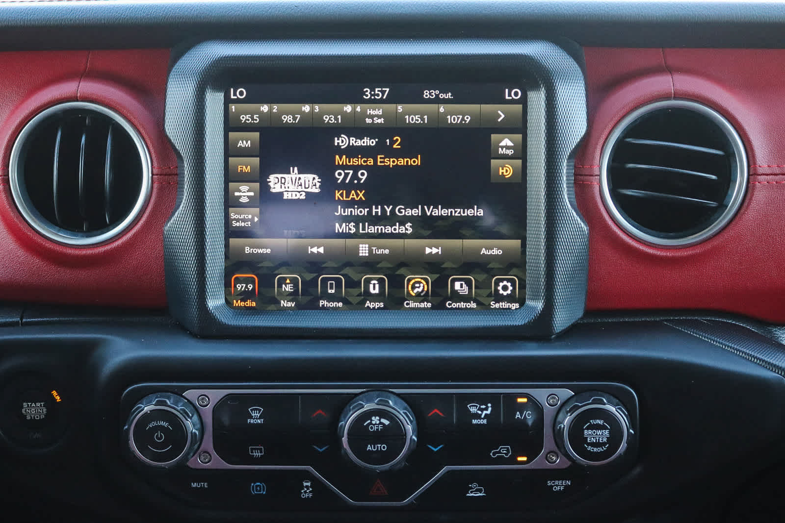 Used 2023 Jeep Wrangler Unlimited Rubicon 4xe AWD/4WD image 14