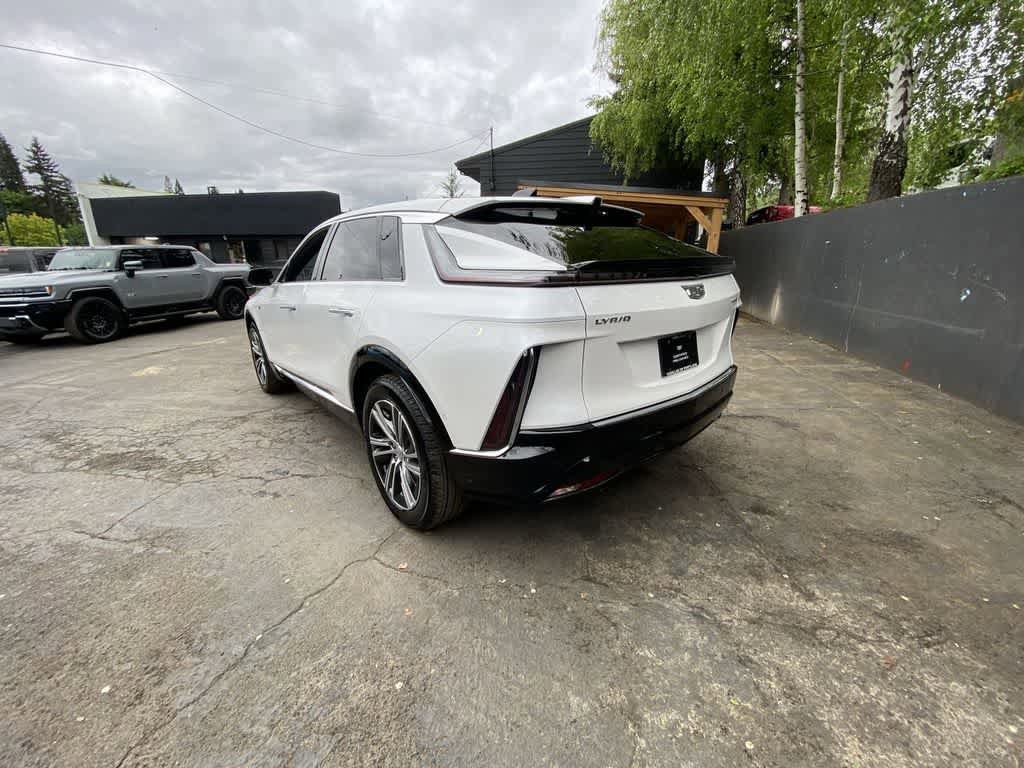 Certified 2025 Cadillac Lyriq Luxury AWD/4WD image 4