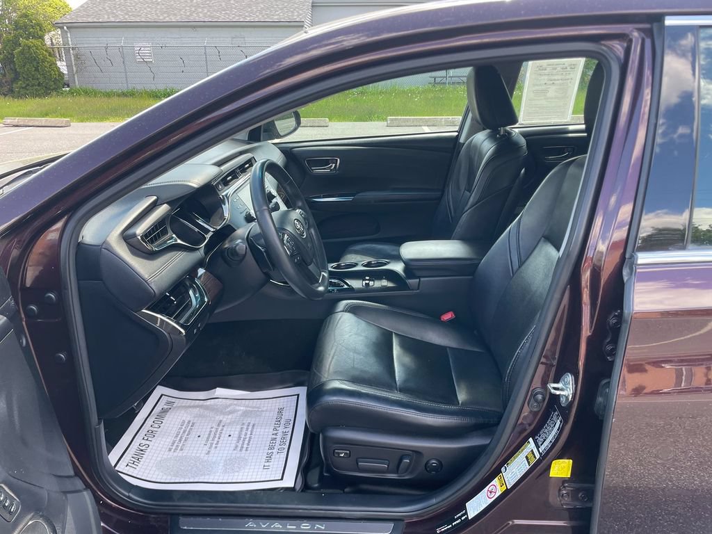 Used 2013 Toyota Avalon Limited w/ Technology Pkg FWD image 10