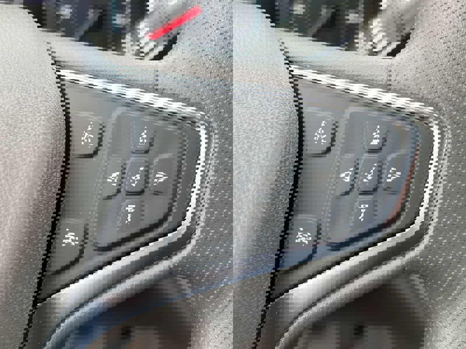 Used 2025 Chevrolet Malibu LT image 24