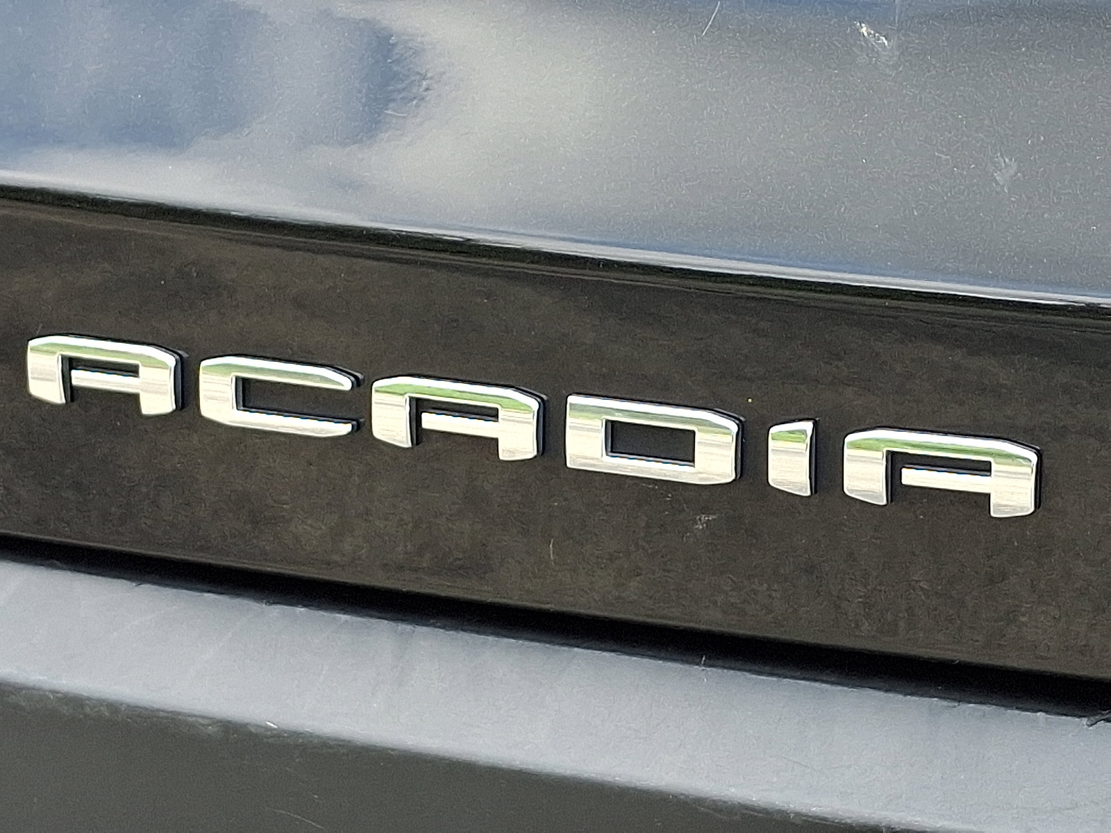 Used 2023 GMC Acadia SLE w/ Driver Convenience Package image 32