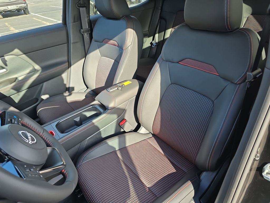 New 2026 Nissan Kicks SR FWD image 19