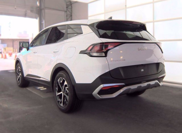 Certified 2025 Kia Sportage EX FWD image 4