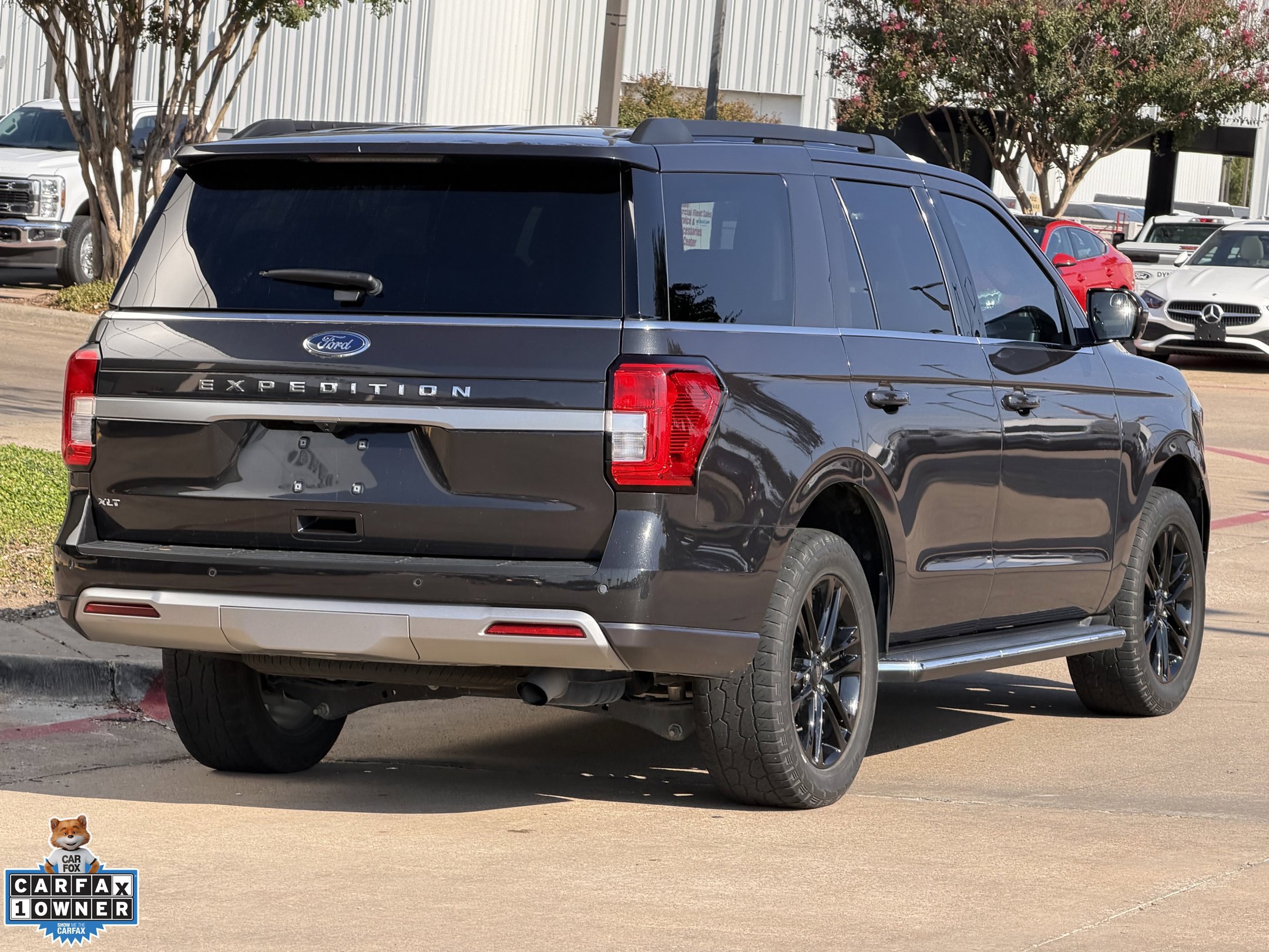 Used 2023 Ford Expedition XLT RWD image 4