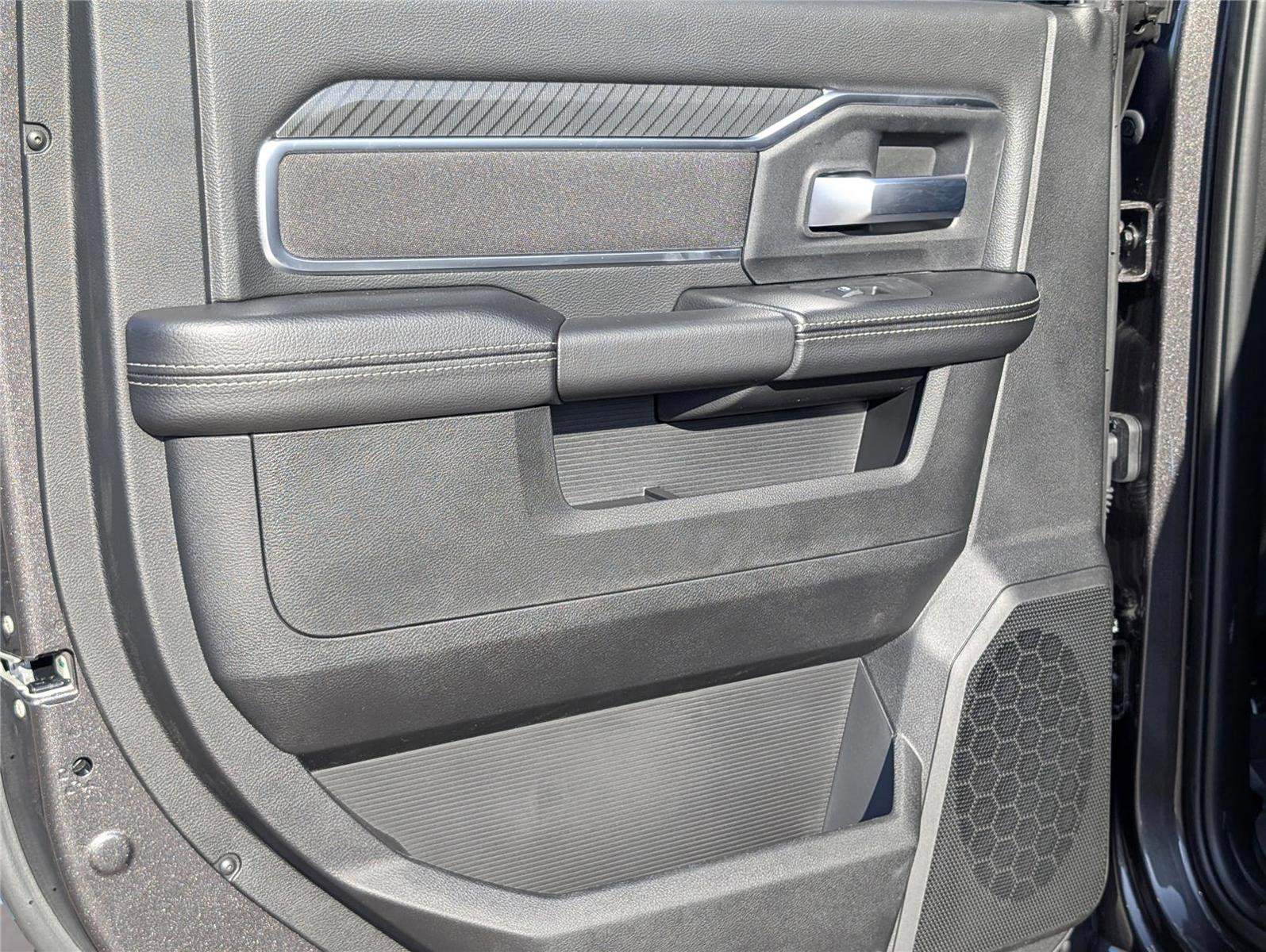 New 2025 RAM 2500 Big Horn AWD/4WD image 33