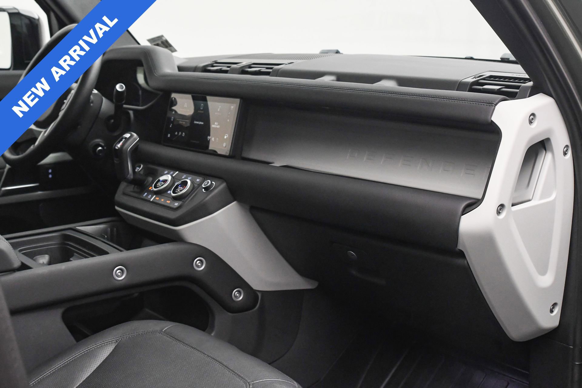 Used 2024 Land Rover Defender 110 S image 19